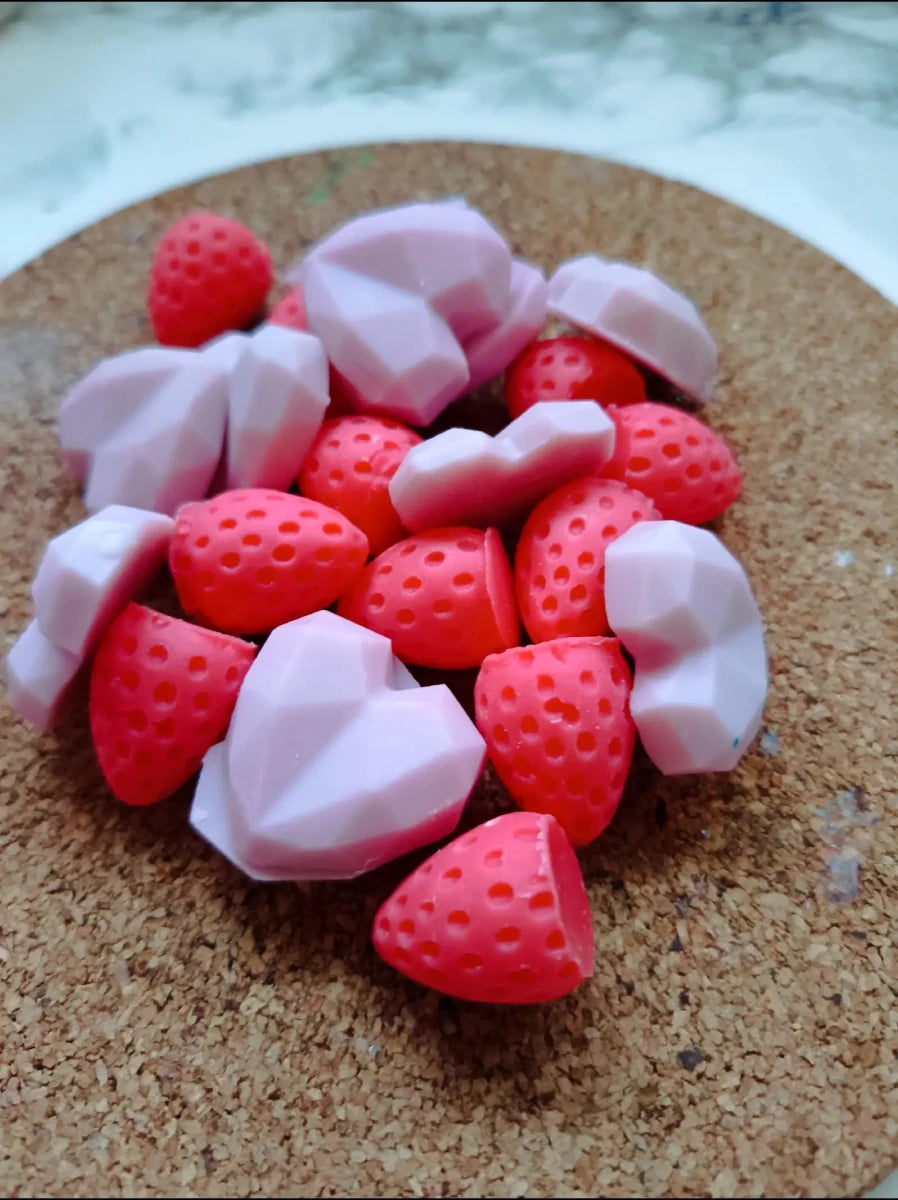 Strawberry Betty - Wax Melts | Aralia Candles - AraliaCandles