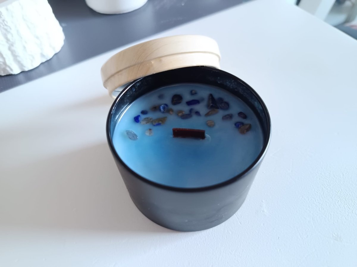 Vela Ritualizada Lapislázuli Cera de Soja Artesanal | AraliaCandles - AraliaCandles