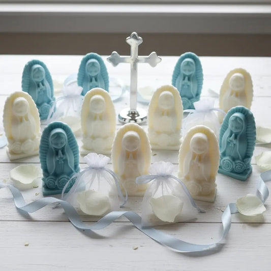 Figura Virgen de Guadalupe de Cera de Soja | Aralia Candles - AraliaCandles